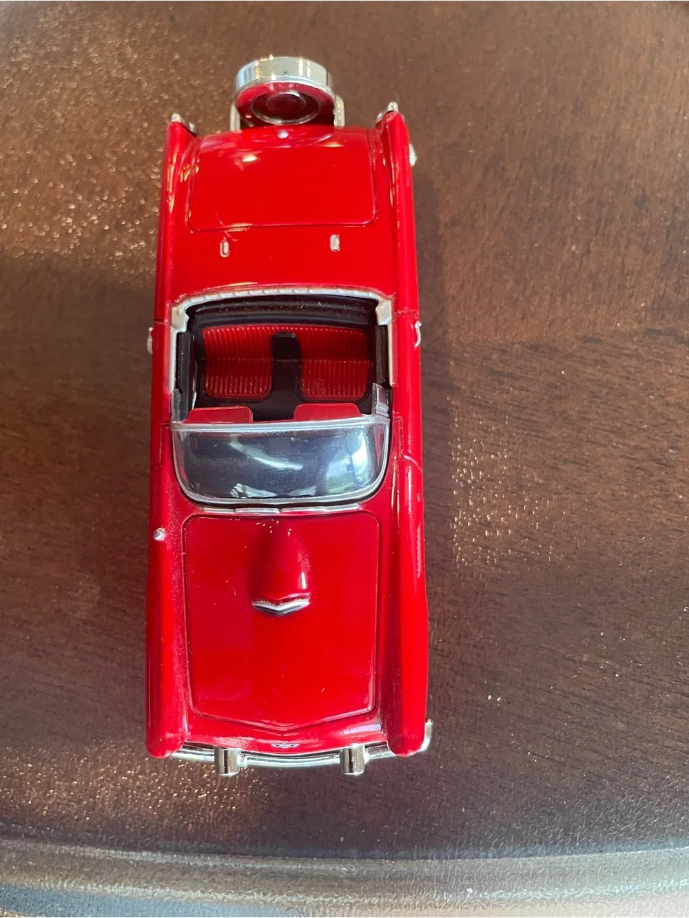 Motor Max 1956 Ford Thunderbird Diecast 1:43 Scale red
